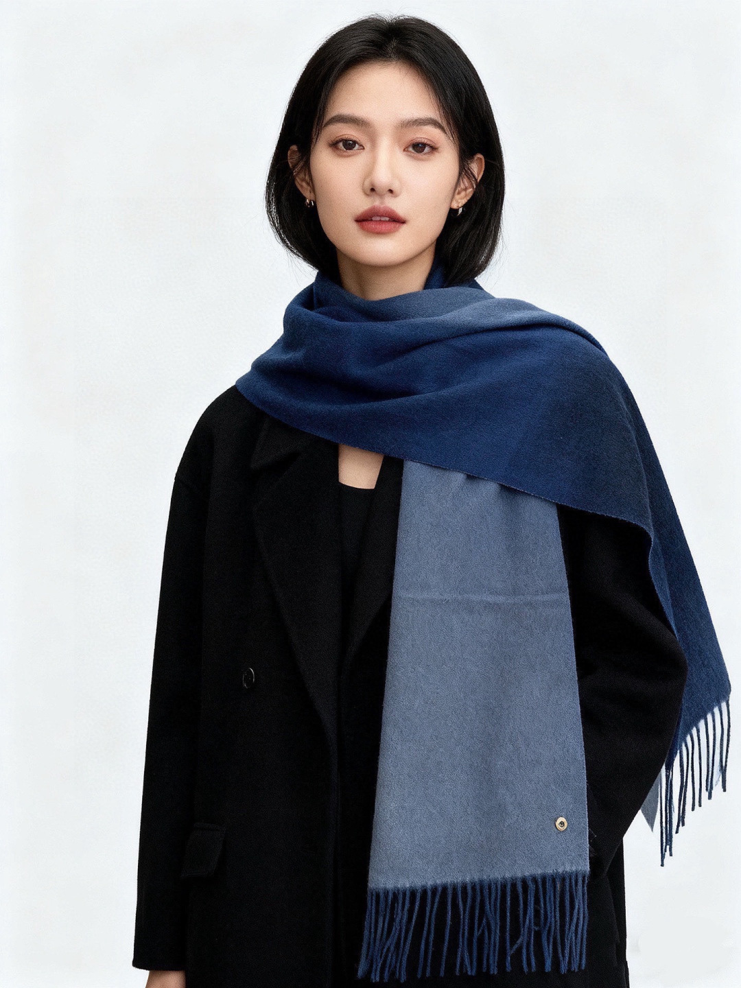 ✨✨太美了😍 【皮安娜】情侣款  美到要尖叫😱专柜最新款🎊英伦欧美范儿「多色渐变」又是一款即时尚又实用的大围巾&长巾，🎆