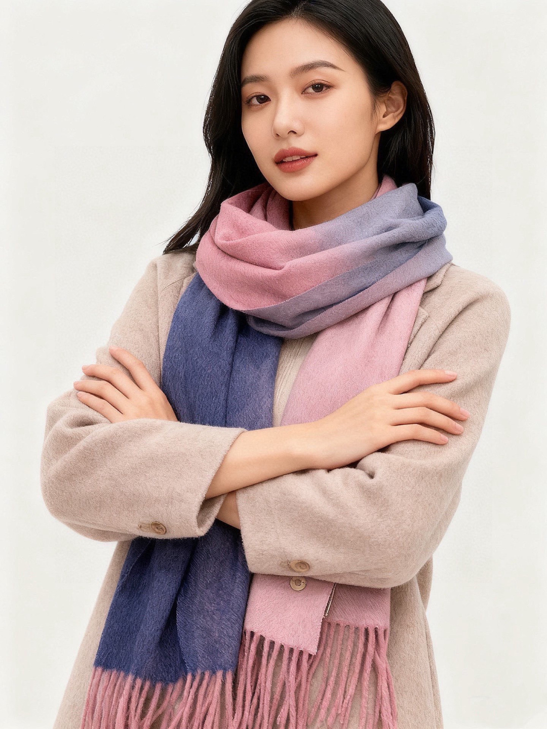 ✨✨太美了😍 【皮安娜】情侣款  美到要尖叫😱专柜最新款🎊英伦欧美范儿「多色渐变」又是一款即时尚又实用的大围巾&长巾，🎆