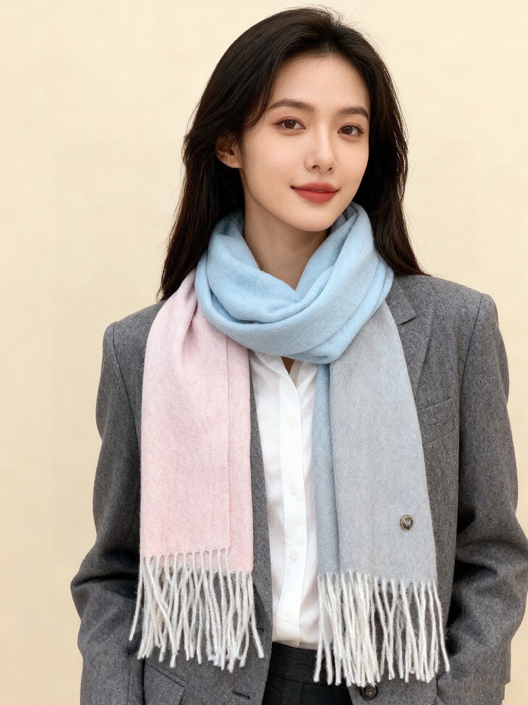 ✨✨太美了😍 【皮安娜】情侣款  美到要尖叫😱专柜最新款🎊英伦欧美范儿「多色渐变」又是一款即时尚又实用的大围巾&长巾，🎆