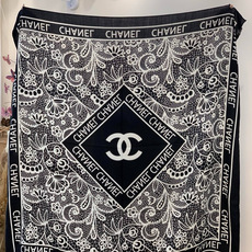 高级成衣系列~Chanel 【140双面同色丝绒披肩】 此系列谱写一曲自由轻灵的赞歌 本系列作品创新演绎品牌的风格符号 高级成衣系列~Chanel 【140双面同色丝绒披肩】 此系列谱写一曲自由轻灵的赞歌 本系列作品创新演绎品牌的风格符号