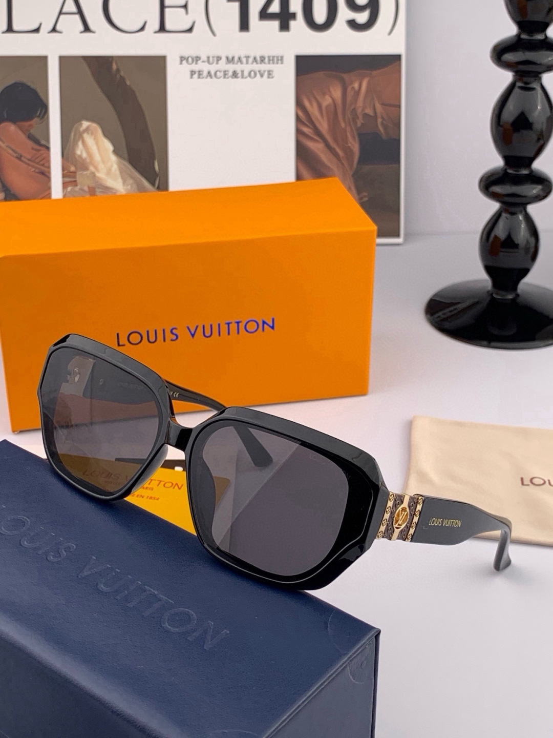 LV 开春新款  潮流爆款 时尚方框太阳镜 高品质 佩戴舒适 网红潮款墨镜 型号L8551