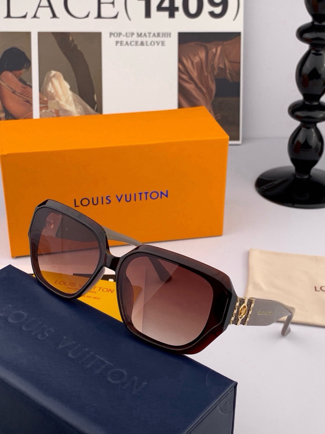 LV 开春新款  潮流爆款 时尚方框太阳镜 高品质 佩戴舒适 网红潮款墨镜 型号L8551