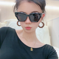 LV 新款女士方框太阳眼镜 开车墨镜 新款太阳镜 时尚大方 舒适轻盈 精致奢华 超轻 型号:L26900 LV 新款女士方框太阳眼镜 开车墨镜 新款太阳镜 时尚大方 舒适轻盈 精致奢华 超轻 型号:L26900