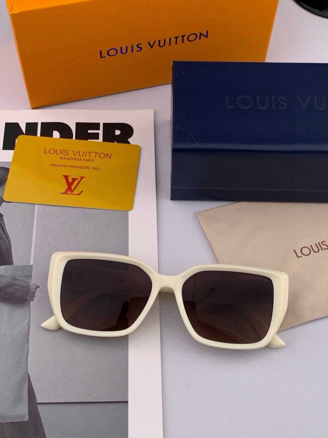 LV 开春新款  潮流爆款 时尚方框太阳镜 高品质 佩戴舒适 网红潮款墨镜 型号L6221