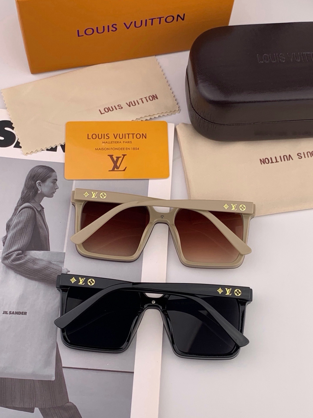 LV 开春新款  潮流爆款 时尚方框太阳镜 高品质 佩戴舒适 网红潮款墨镜 型号L4550