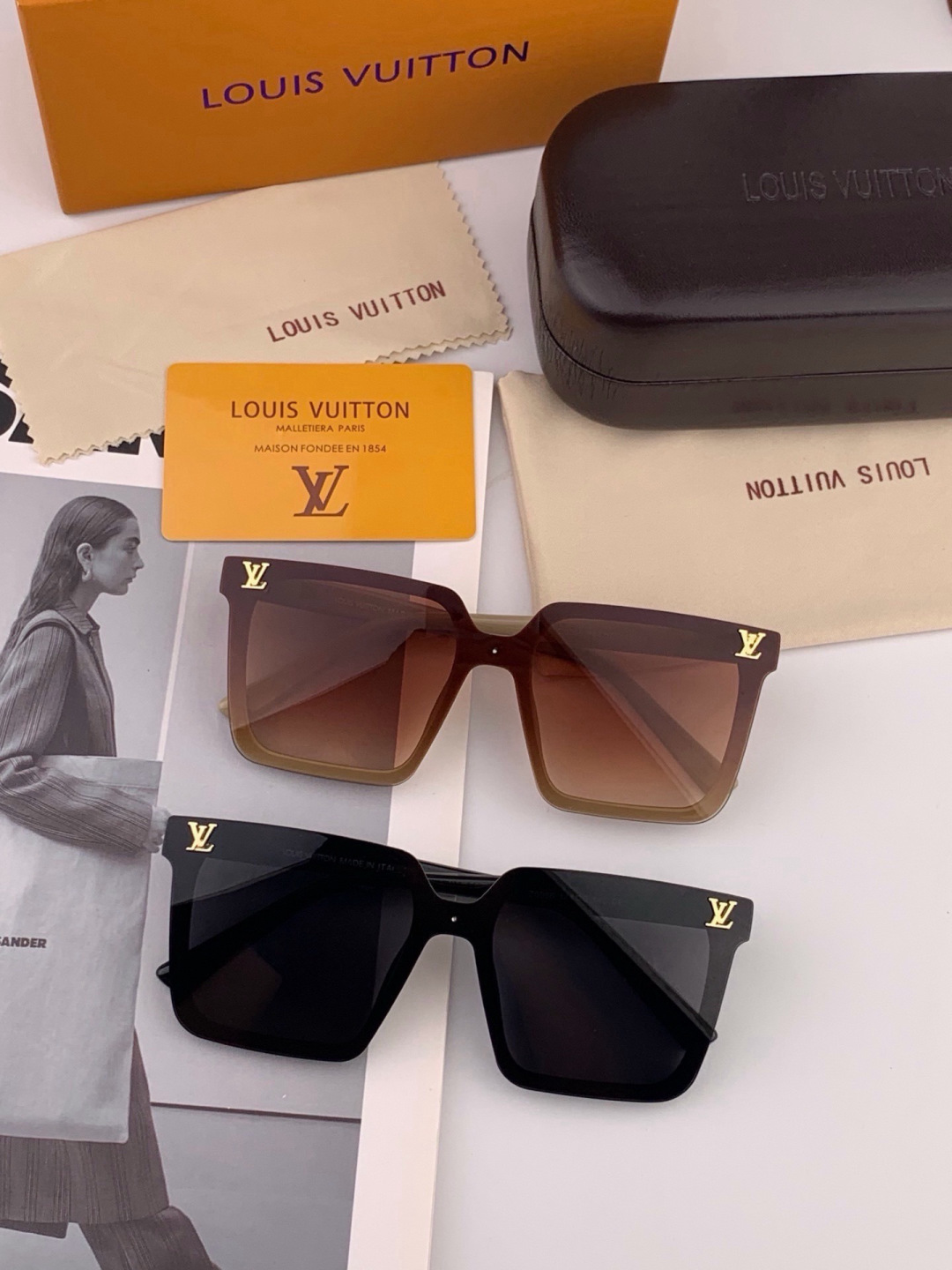 LV 开春新款  潮流爆款 时尚方框太阳镜 高品质 佩戴舒适 网红潮款墨镜 型号L4550