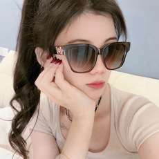 🔺 【GUCCI】开春新款 潮流爆款 时尚方框太阳镜 高品质 佩戴舒适 网红潮款墨镜 型号:G35804 🔺 【GUCCI】开春新款 潮流爆款 时尚方框太阳镜 高品质 佩戴舒适 网红潮款墨镜 型号:G35804