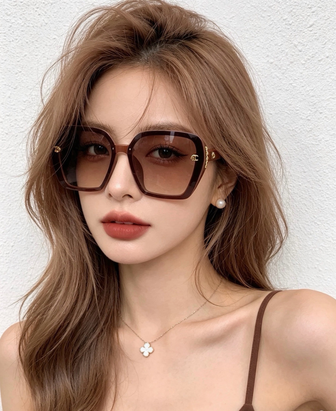 🔺CHANEL🔻官方早春新款，众多明星同款[色]香奈儿‼️‼️新款大框偏光墨镜 ，镜腿LOGO小珍珠🌈🌈宝丽来超清偏光太