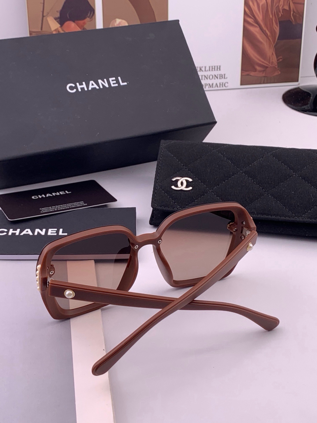 🔺CHANEL🔻官方早春新款，众多明星同款[色]香奈儿‼️‼️新款大框偏光墨镜 ，镜腿LOGO小珍珠🌈🌈宝丽来超清偏光太