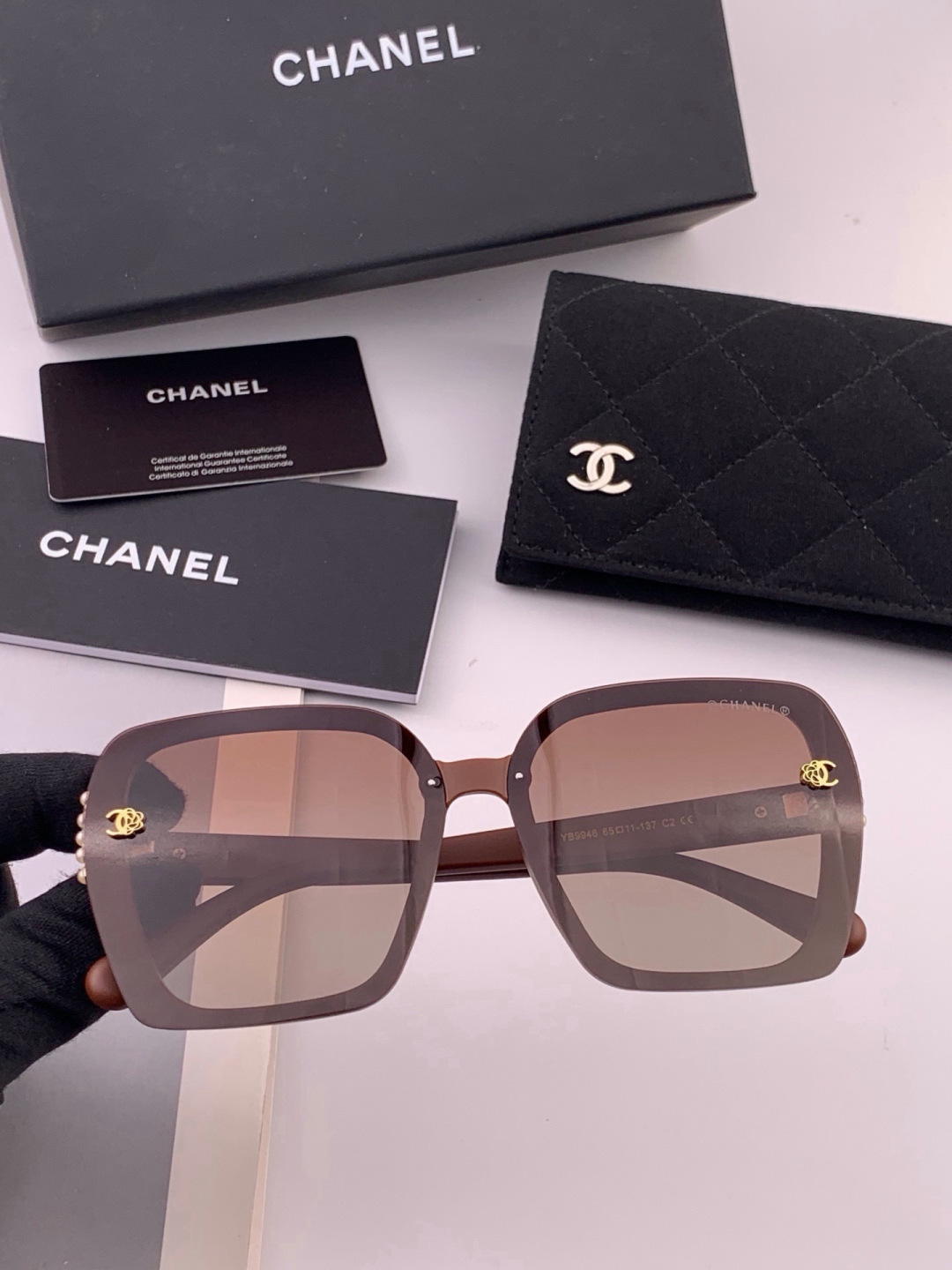 🔺CHANEL🔻官方早春新款，众多明星同款[色]香奈儿‼️‼️新款大框偏光墨镜 ，镜腿LOGO小珍珠🌈🌈宝丽来超清偏光太
