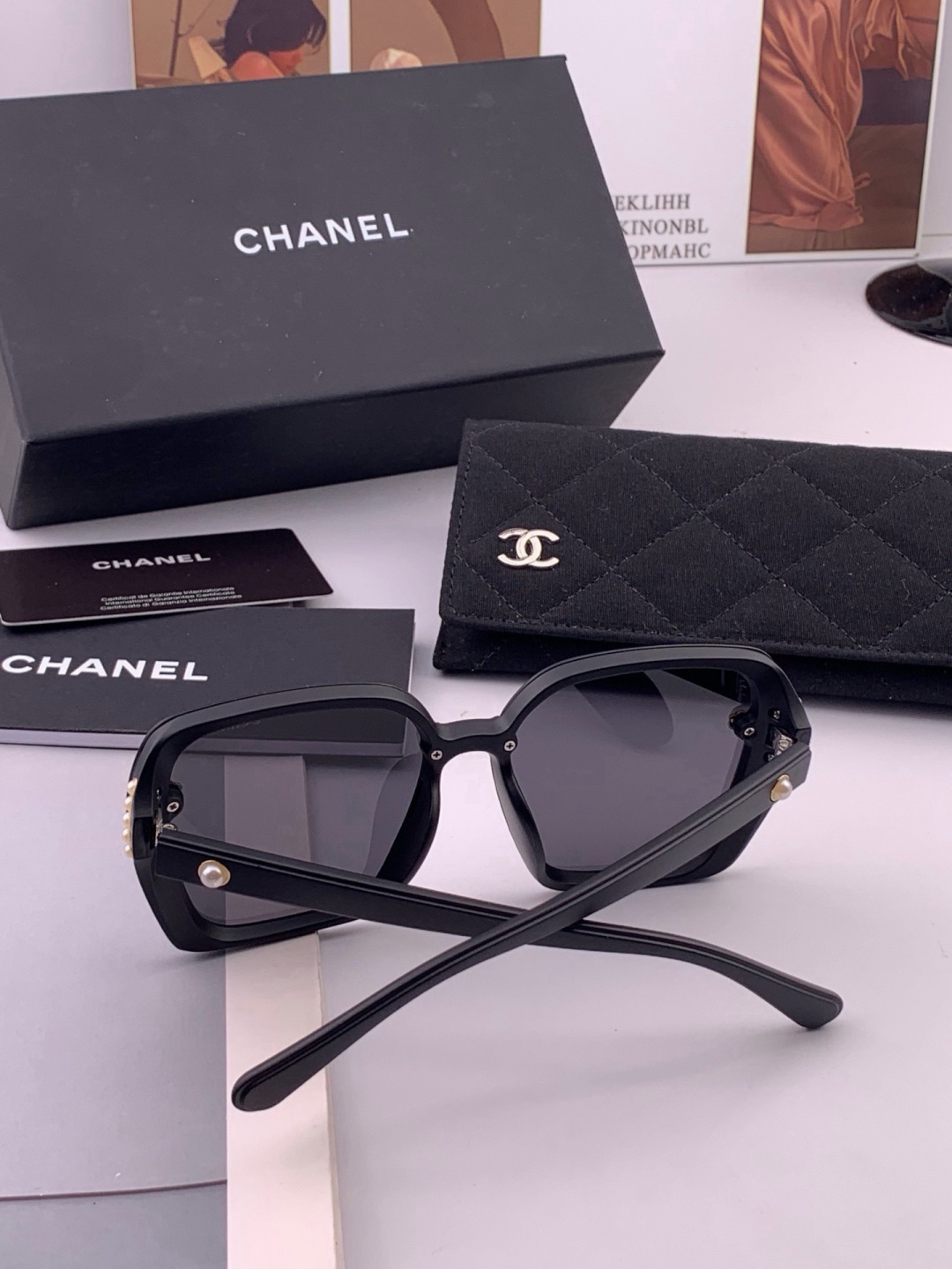 🔺CHANEL🔻官方早春新款，众多明星同款[色]香奈儿‼️‼️新款大框偏光墨镜 ，镜腿LOGO小珍珠🌈🌈宝丽来超清偏光太