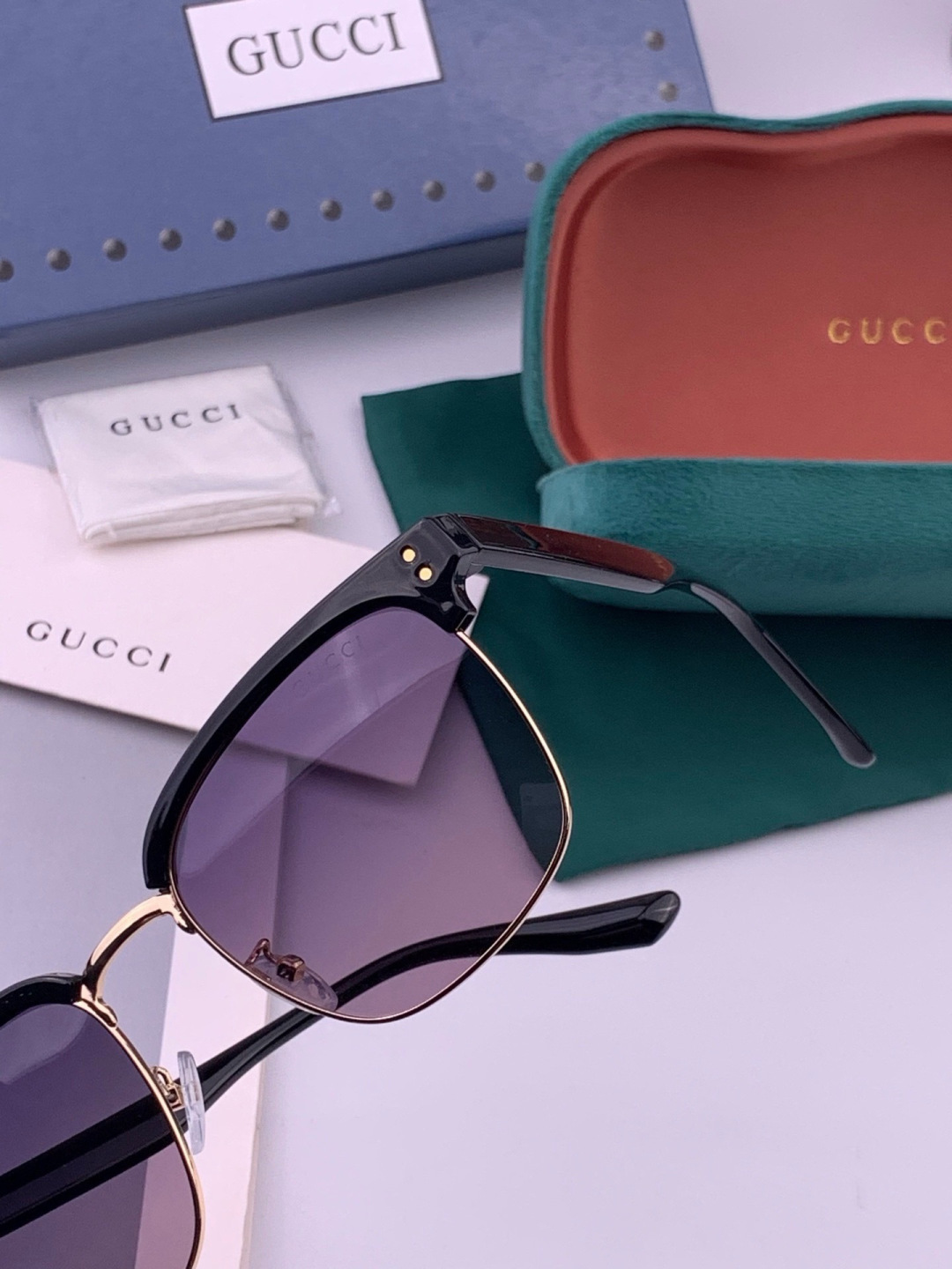 【GUCCI】新款GUCCI 时尚百搭大方框，别致半框设计 大气风格 全新清新配色，街拍气质护目太阳镜 ！型号：G282