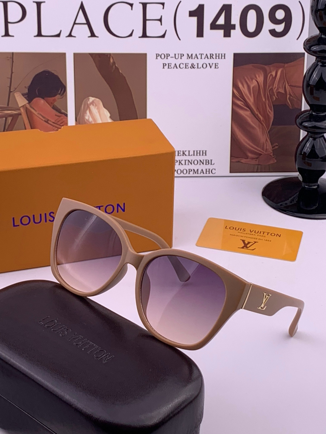 LV 开春新款  潮流爆款 时尚方框太阳镜 高品质 佩戴舒适 网红潮款墨镜 型号 L27001