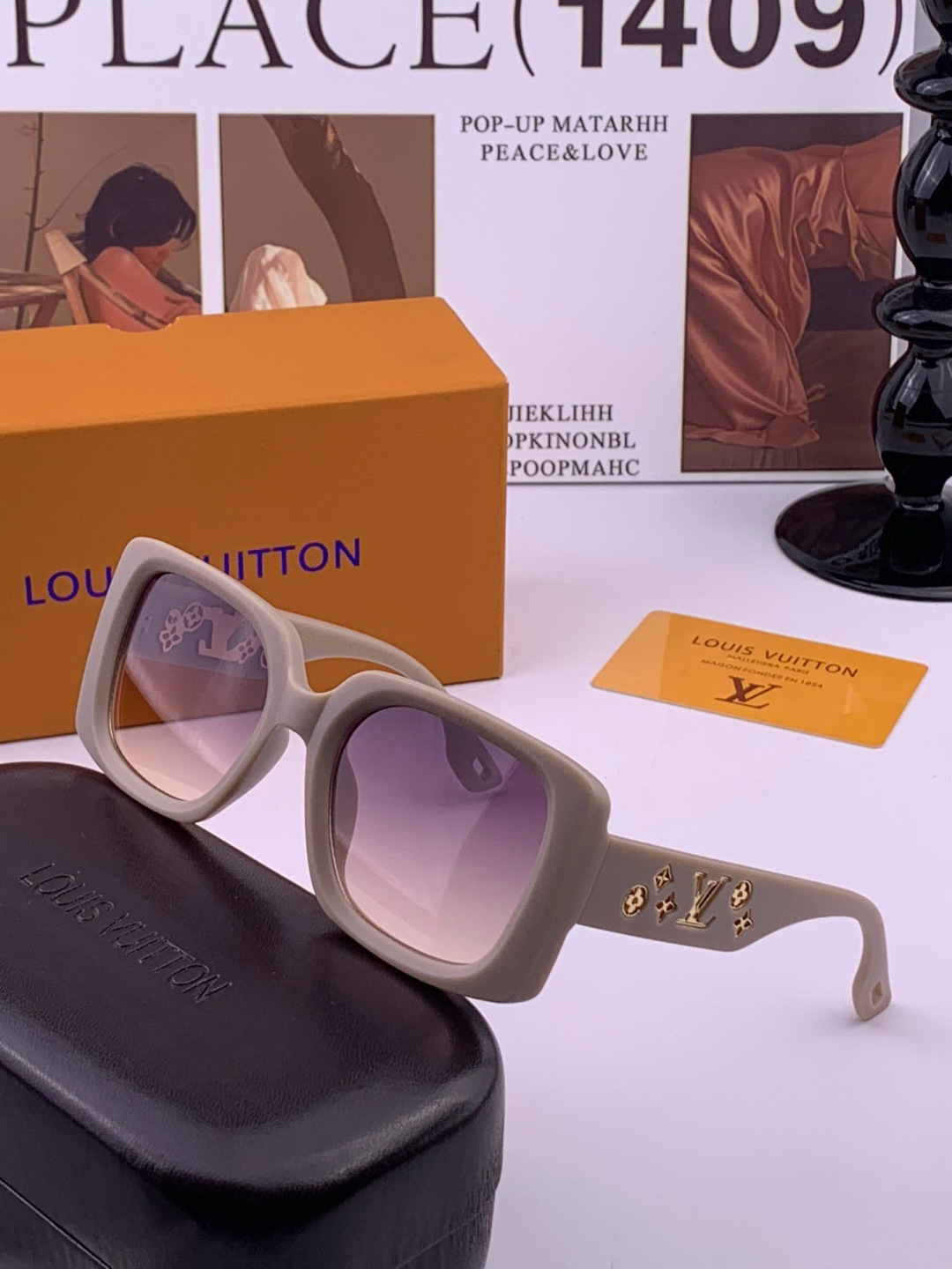 LV 开春新款  潮流爆款 时尚方框太阳镜 高品质 佩戴舒适 网红潮款墨镜 型号 L47001