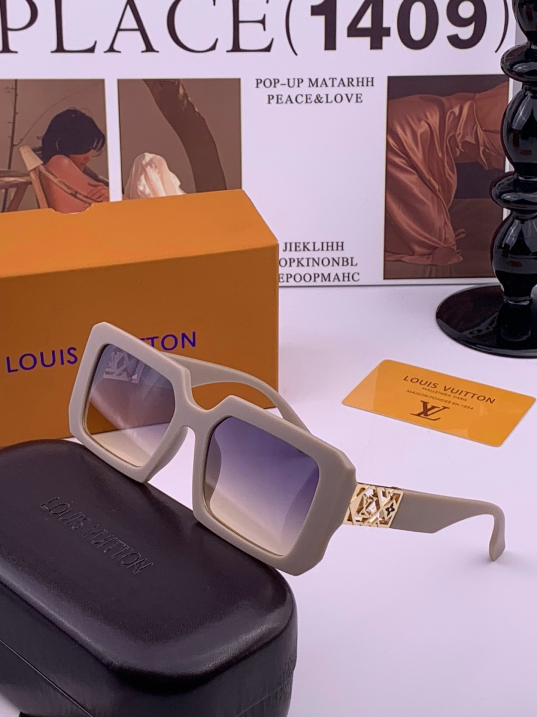 LV 开春新款  潮流爆款 时尚方框太阳镜 高品质 佩戴舒适 网红潮款墨镜 型号 L47001