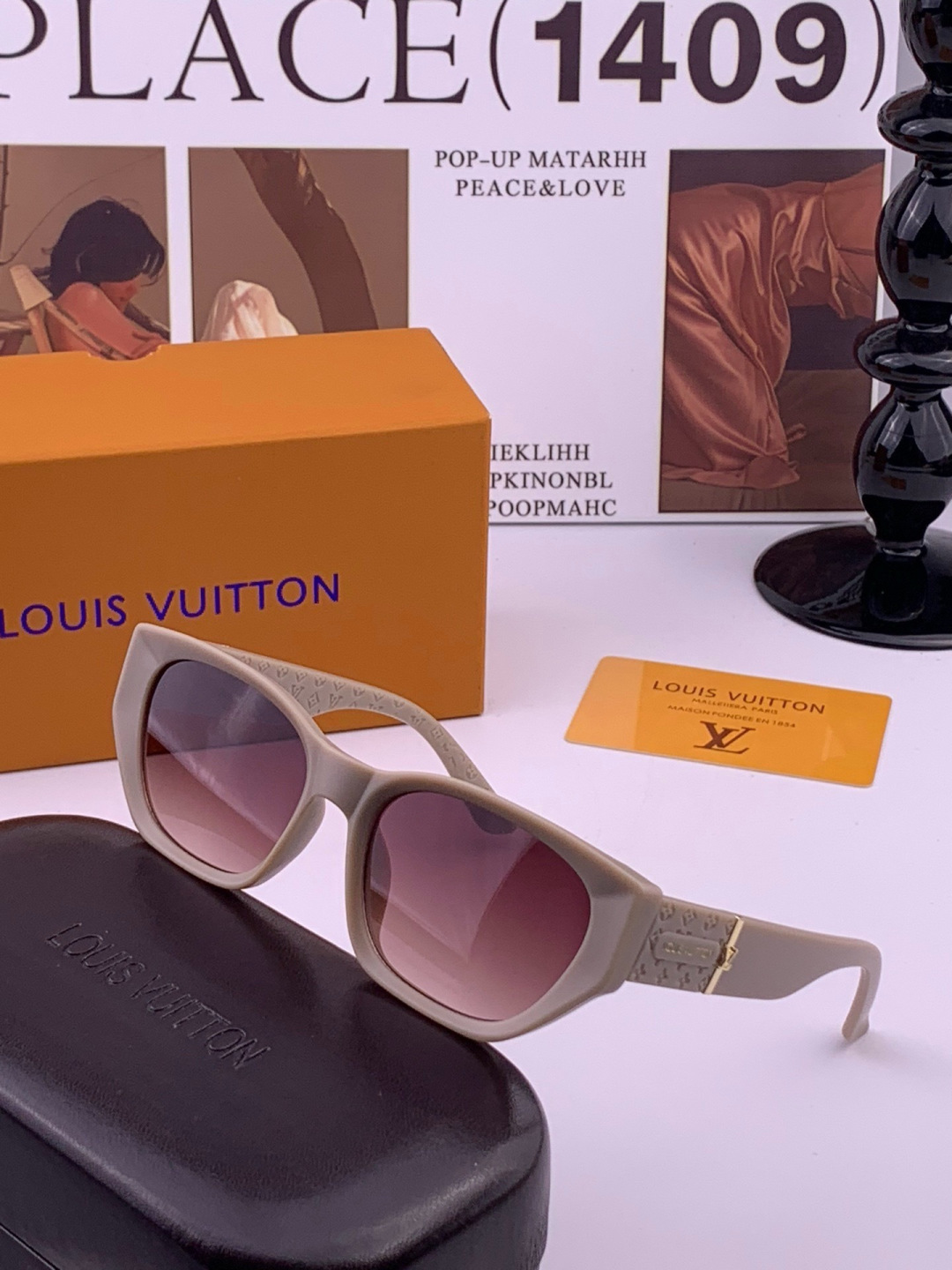 LV 开春新款  潮流爆款 时尚方框太阳镜 高品质 佩戴舒适 网红潮款墨镜 型号 L17000