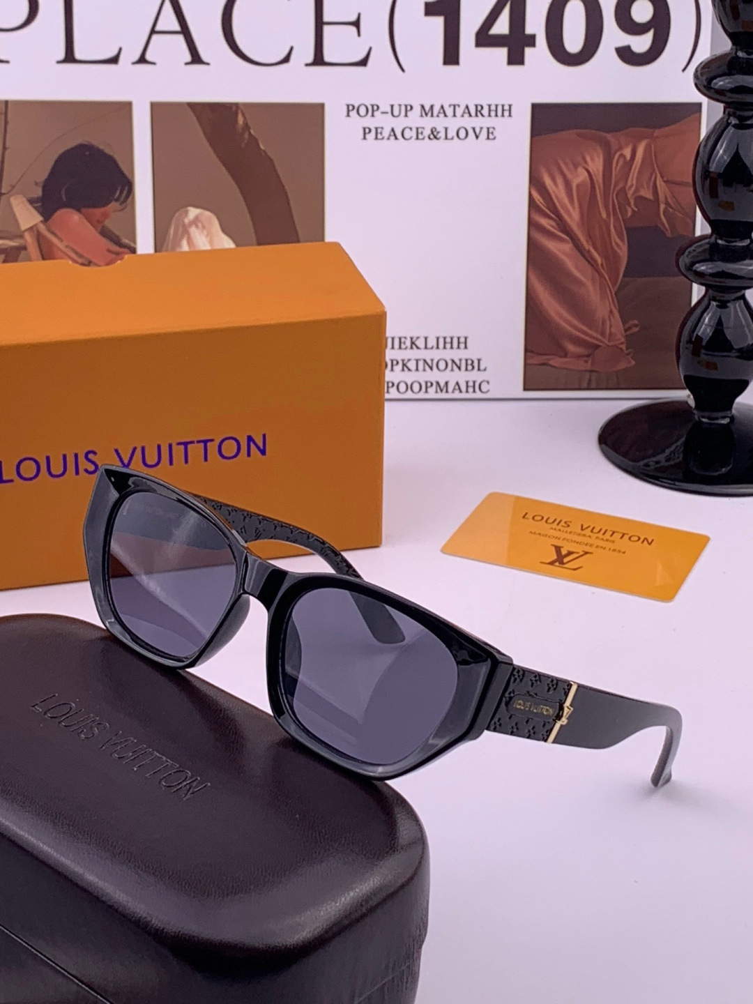 LV 开春新款  潮流爆款 时尚方框太阳镜 高品质 佩戴舒适 网红潮款墨镜 型号 L17000