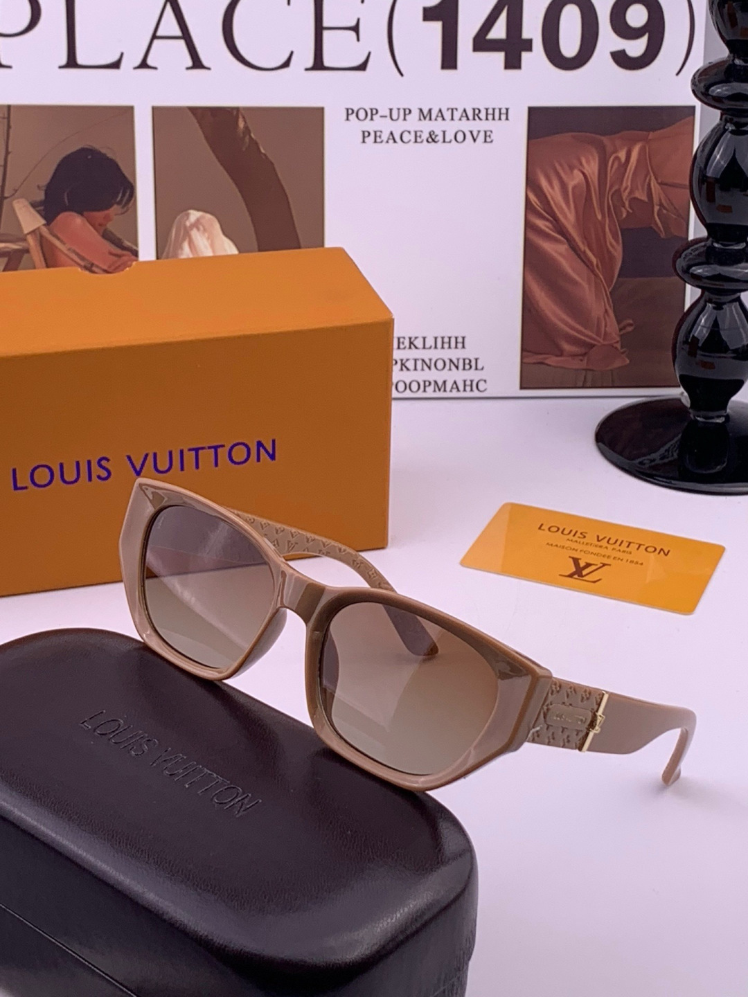 LV 开春新款  潮流爆款 时尚方框太阳镜 高品质 佩戴舒适 网红潮款墨镜 型号 L17000