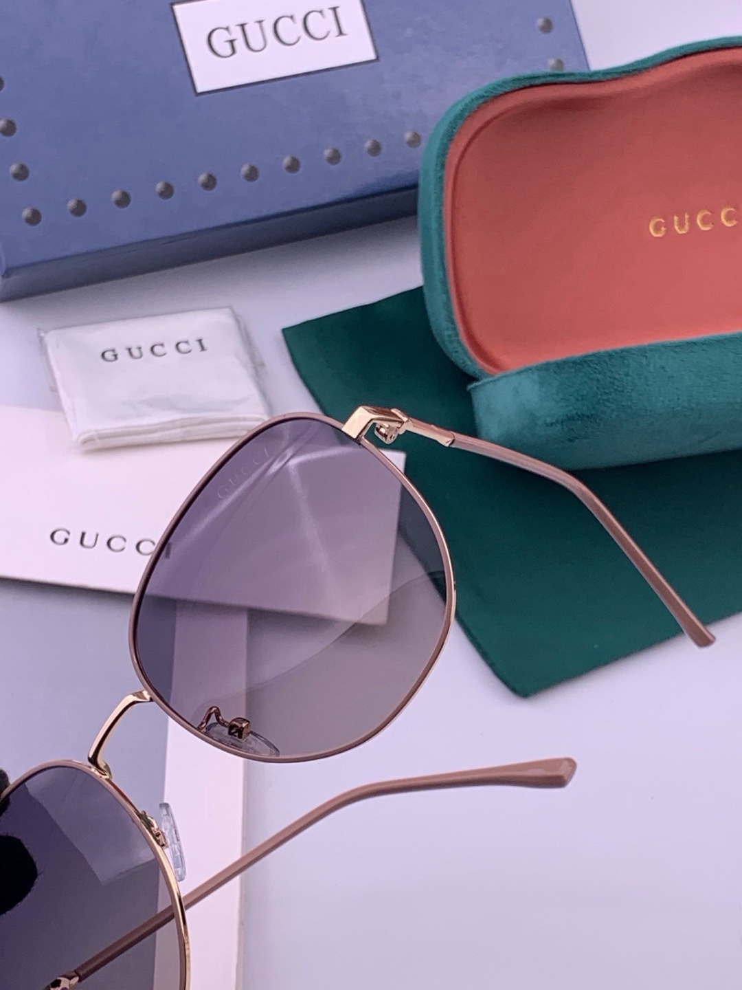 🔺 GUCCI🔻官方新款 众多明星同款[色]‼️‼️新款大框偏光墨镜 🌈🌈宝丽来超清加厚太阳镜🔝🔝型号：G5822