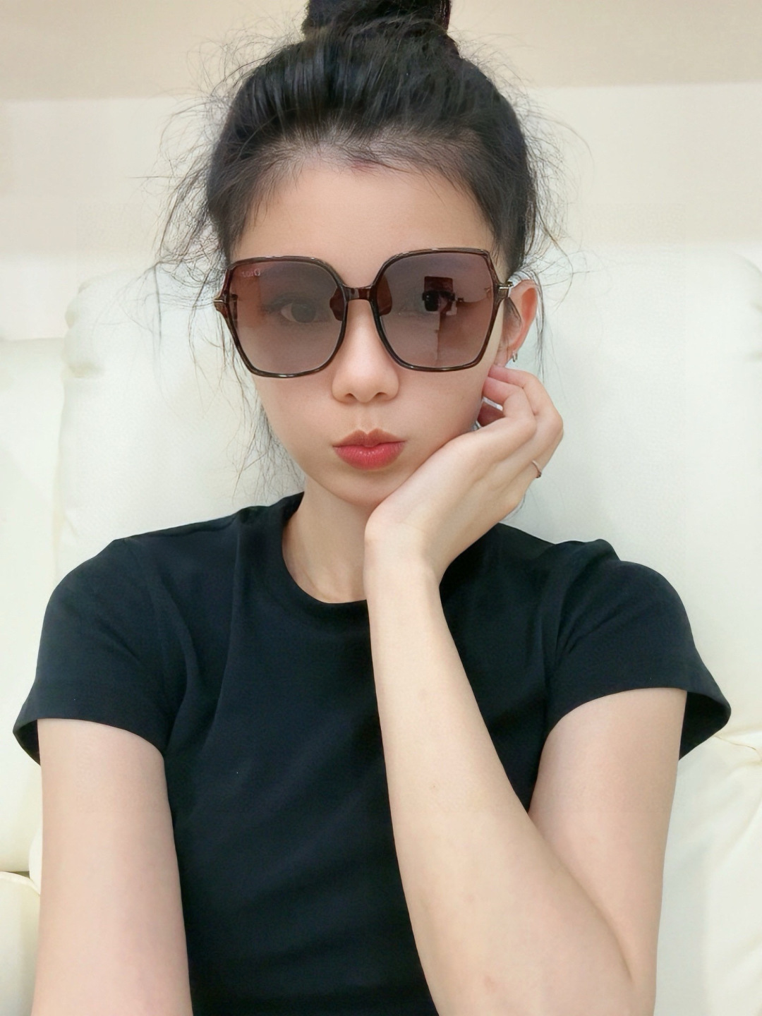 DIOR女士太阳镜🎒新款 最潮时尚太阳镜👓👕出行必备👒👠潮人必备[呲牙][呲牙] 高档金属镶钻搭配宝丽来超清偏光太阳镜片