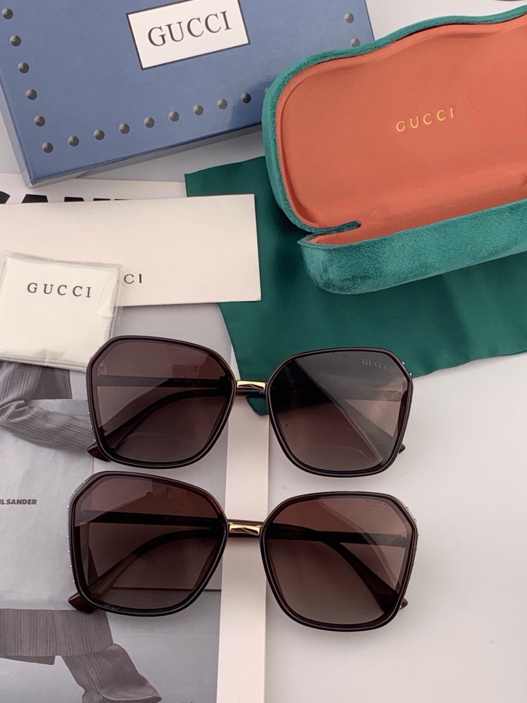 【TR偏光系列】Gucci   经典的方框设计，不挑脸型，无论搭配大衣还是连衣裙都非常显气质偏光镜片预防紫外线  型号：