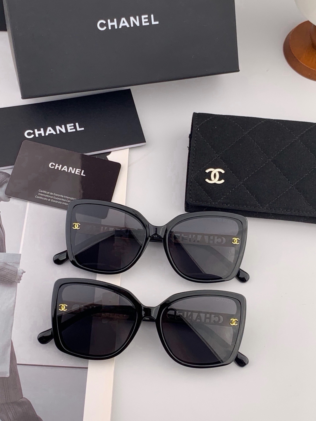 新品CHANEL 香奈儿太阳镜以独特魅力和前卫风格诠释春夏最新眼镜，质感超好佩带舒适 型号：CH2077 