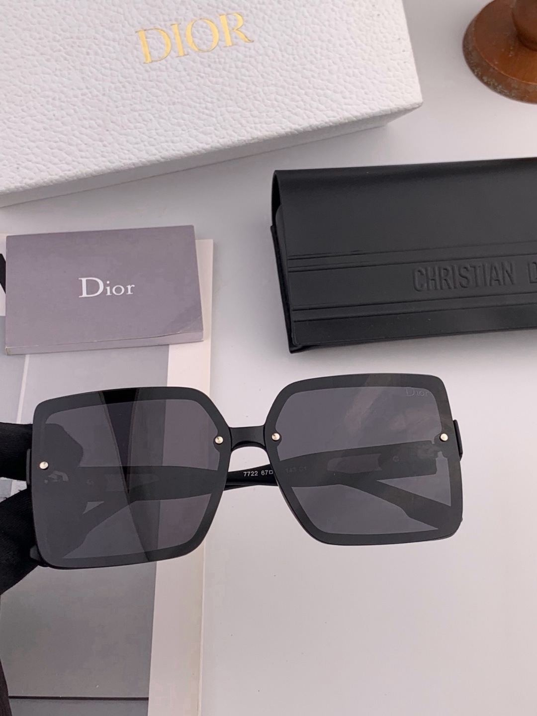 🔺 【DIOR-迪奥】开春新款 潮流爆款 时尚方框偏光太阳镜 高品质 佩戴舒适 网红潮款墨镜 女士高清偏光太阳镜🕶️ 🎉