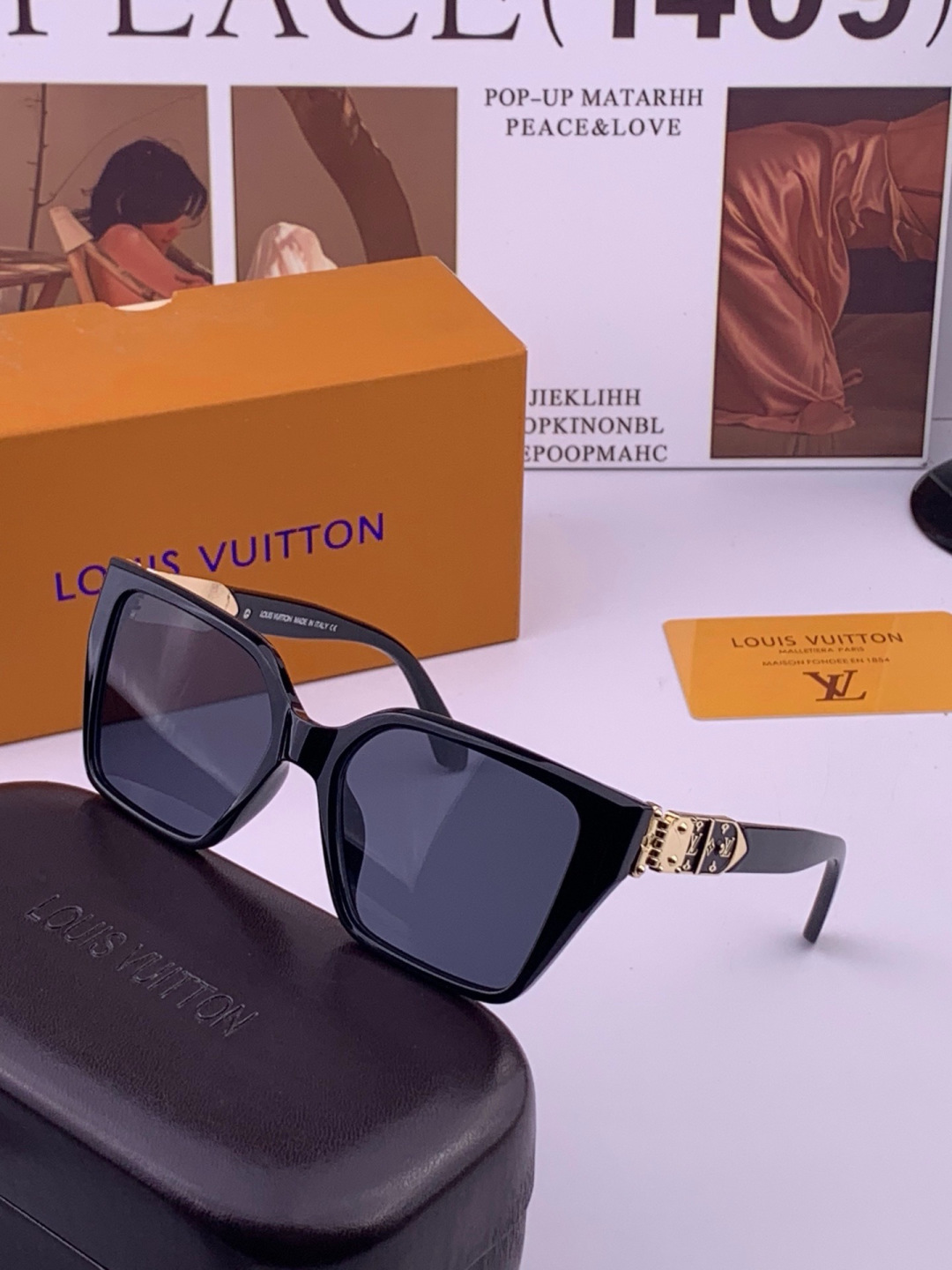 LV 开春新款  潮流爆款 时尚方框太阳镜 高品质 佩戴舒适 网红潮款墨镜 型号L36900