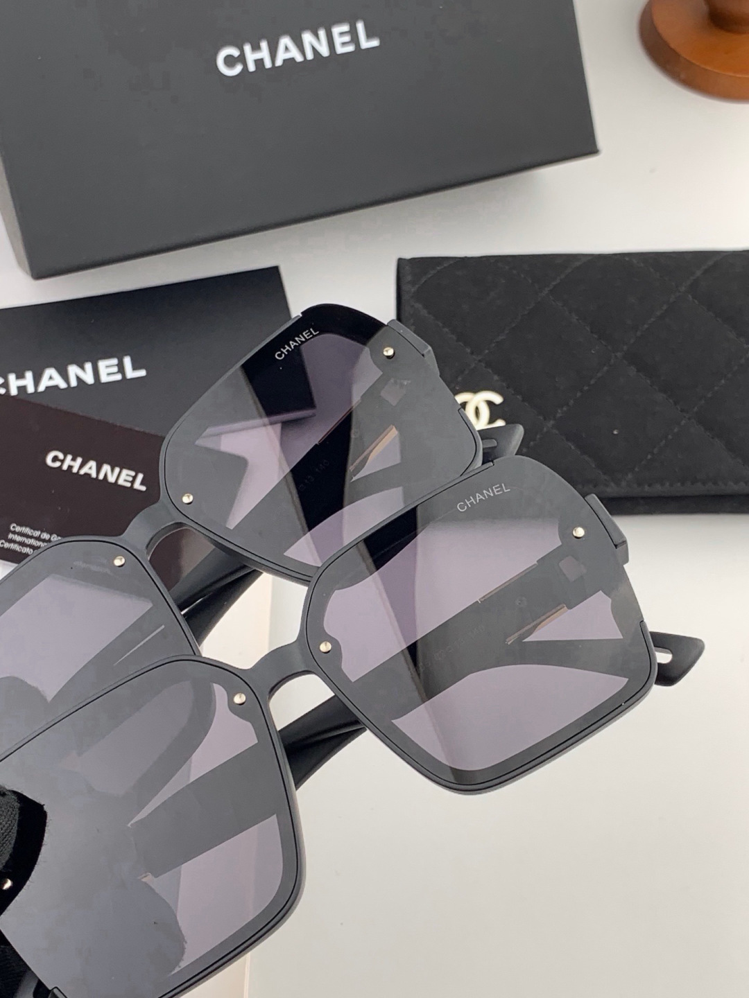 【CHANEL】香奈儿 新款潮流爆款 时尚方框太阳镜 佩戴舒适 网红潮款墨镜  女士高清加厚偏光太阳镜🕶️ 🎉高品质TR