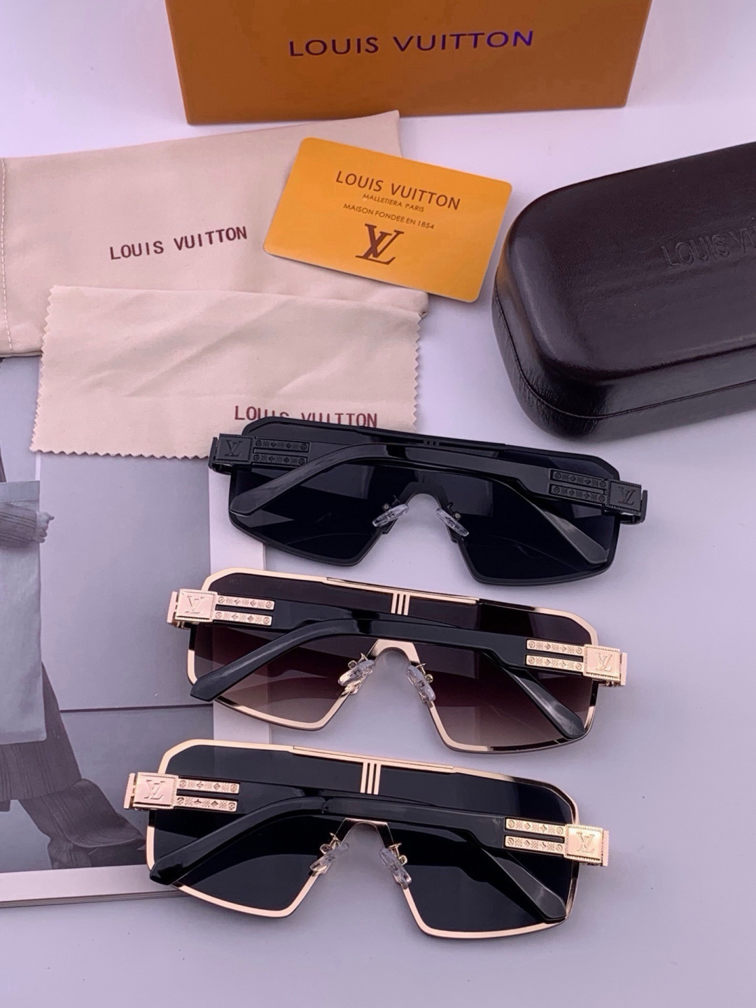 LV🔥高品质男女款”太阳镜🔥 开车钓鱼都可🔥百搭显瘦墨镜韩版男士飞行员大框司机开车防紫外线太阳镜，型号：L71757