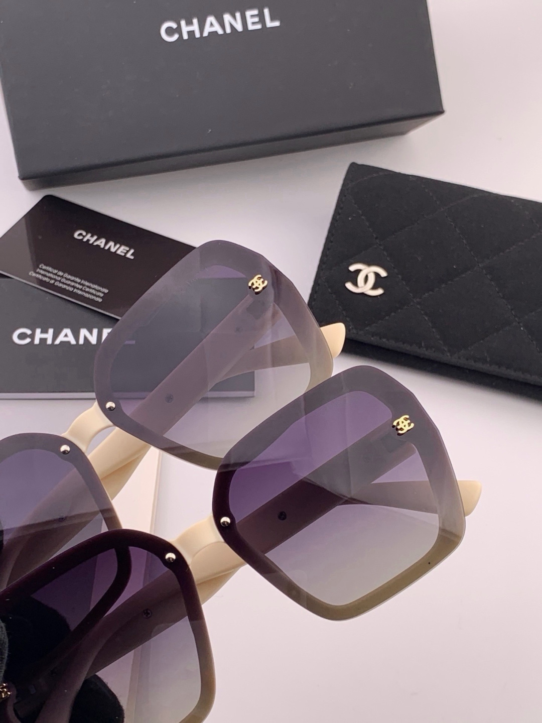 【CHANEL】香奈儿 新款潮流爆款 时尚方框太阳镜 佩戴舒适 网红潮款墨镜  女士高清加厚偏光太阳镜🕶️ 🎉高品质TR