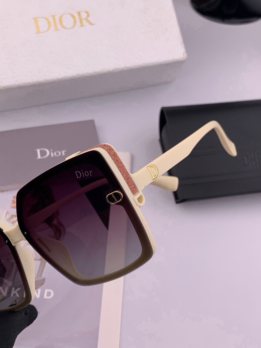 🔺 【DIOR-迪奥】开春新款 潮流爆款 时尚方框偏光太阳镜 高品质 佩戴舒适 网红潮款墨镜 女士高清偏光太阳镜🕶️ 🎉