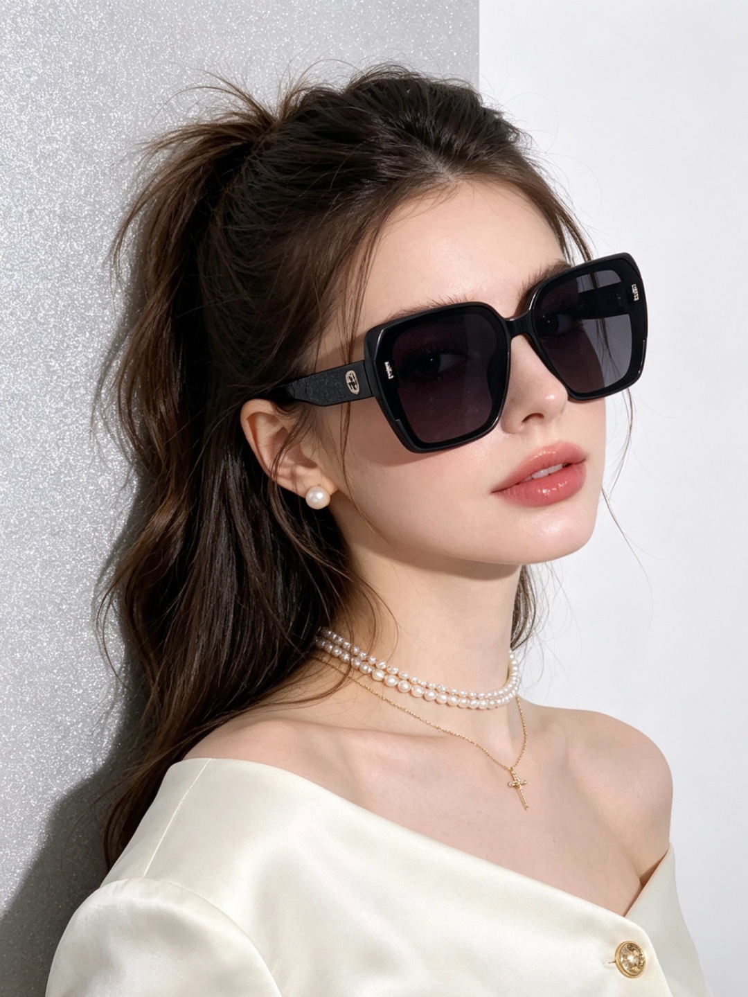 🔺 【GUCCI-尼龙偏光太阳镜】开春新款 潮流爆款 时尚方框连体偏光太阳镜 高品质 佩戴舒适 网红潮款墨镜 女士高清尼