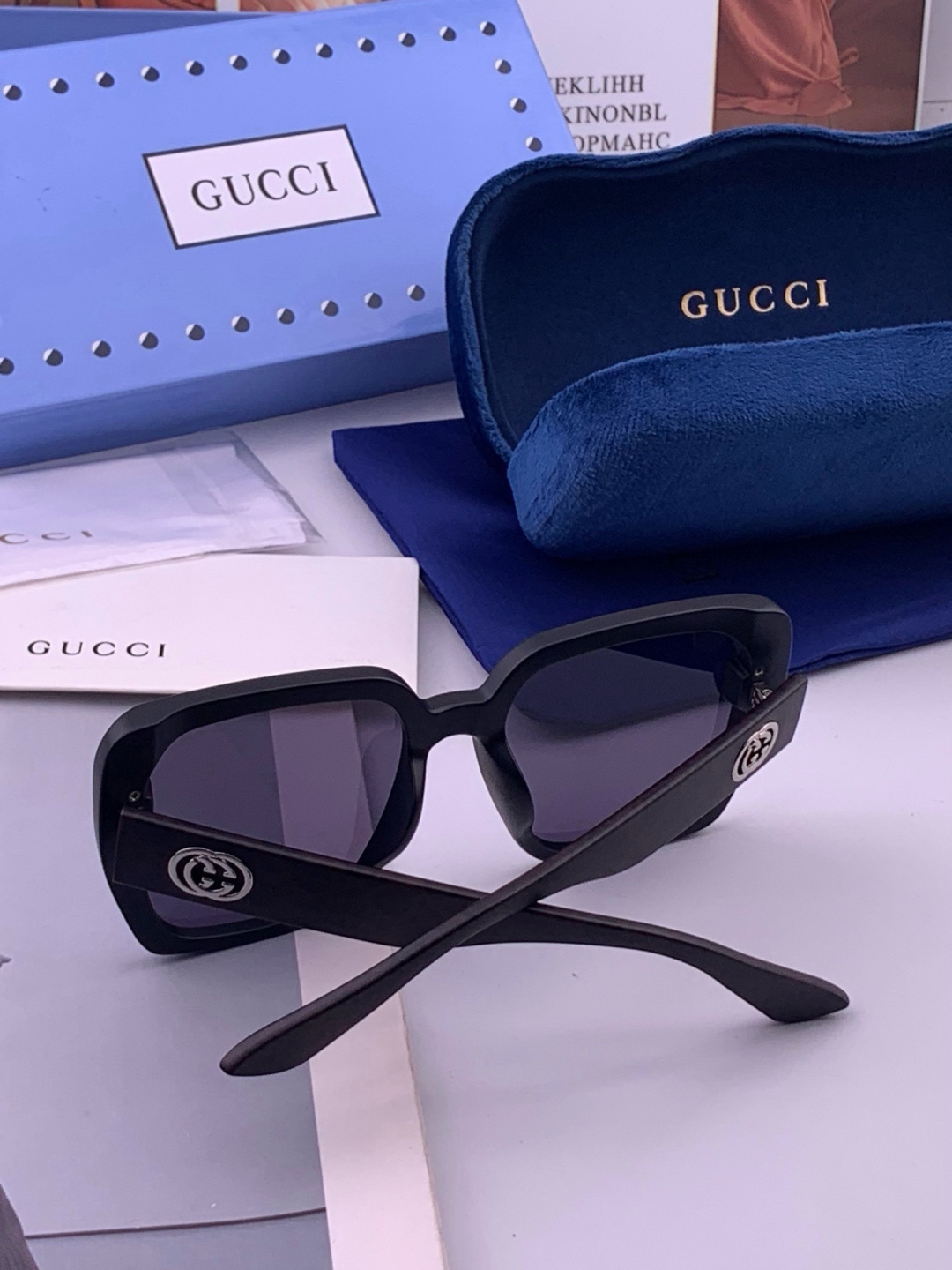 🔺 【GUCCI-尼龙偏光太阳镜】开春新款 潮流爆款 时尚方框连体偏光太阳镜 高品质 佩戴舒适 网红潮款墨镜 女士高清尼