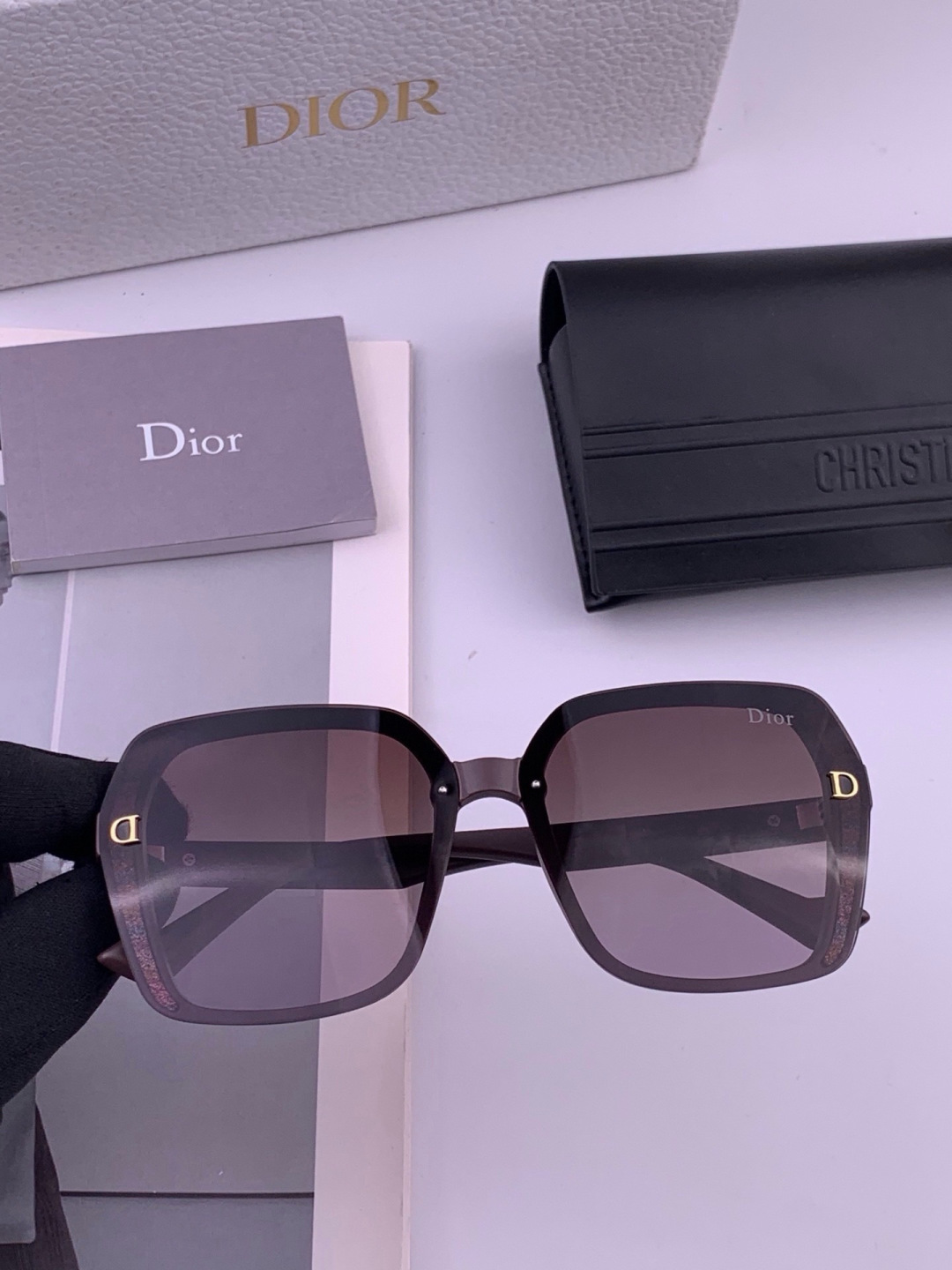 【DIOR】迪奥偏光太阳镜 时尚造型 开车驾驶镜时尚墨镜🌸世界顶级奢华品牌，品质保证！😍😍经典款, 明星热爱!💥💥有史以