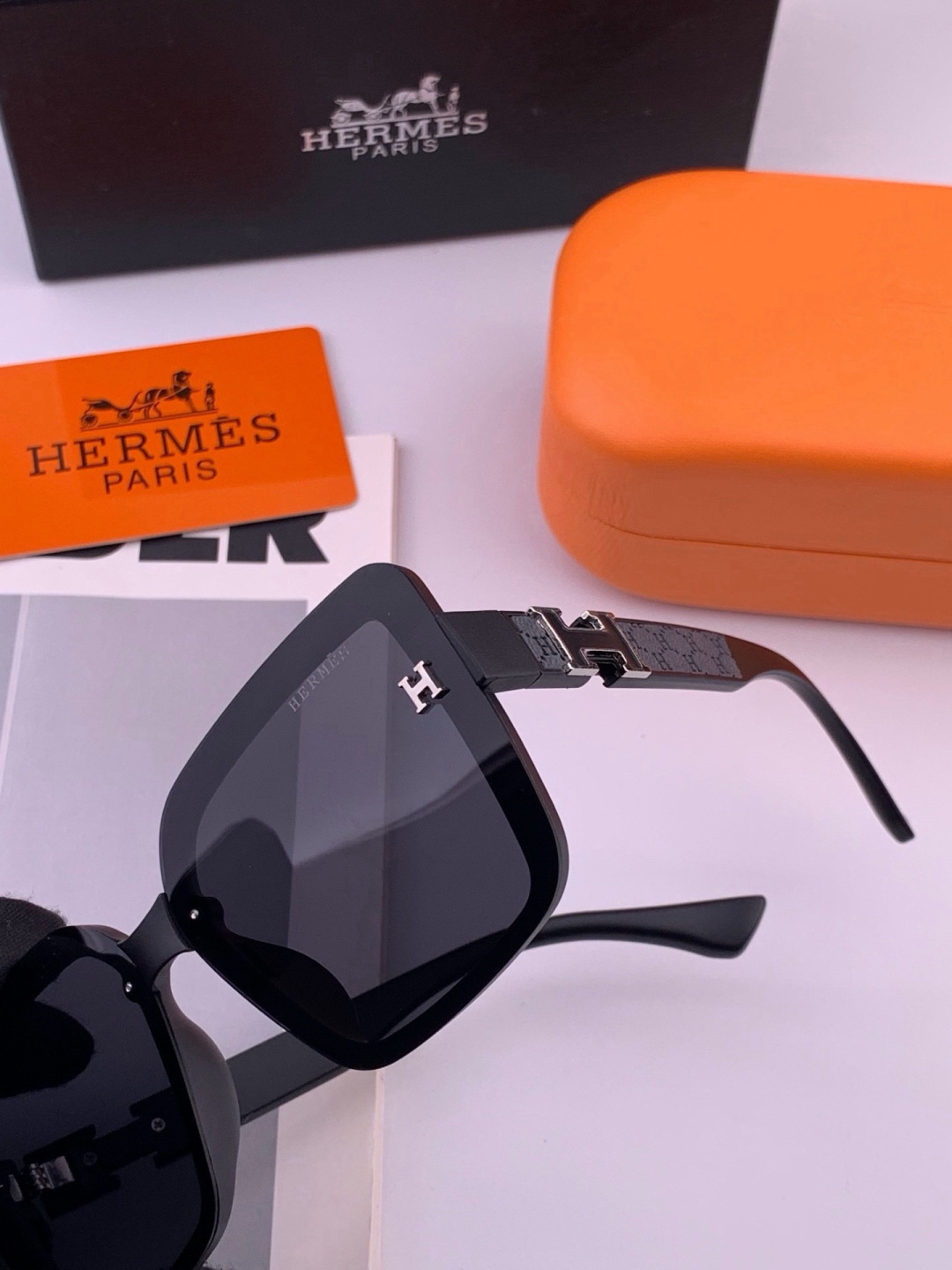 新款 爱马仕女士偏光太阳镜🕶️ 宝丽来高清镜片🎉高品质TR-90镜框 时尚百搭！ 型号：H1992