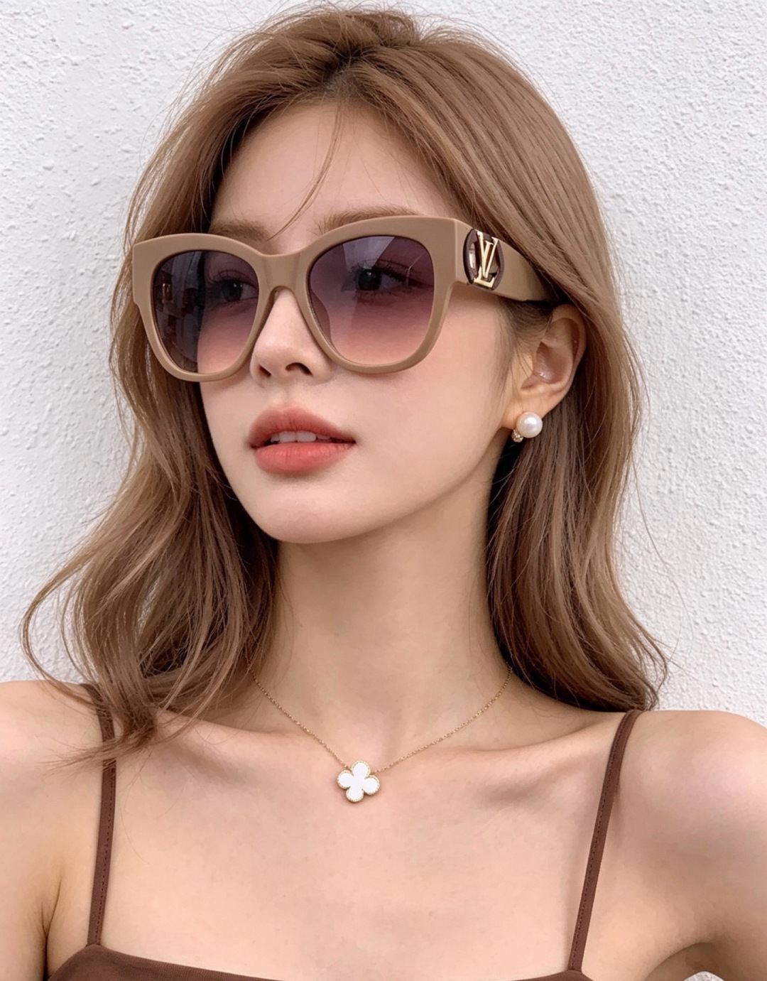 LV 新款女士方框太阳眼镜 开车墨镜 新款太阳镜  时尚大方 舒适轻盈 精致奢华 超轻 型号：L07002