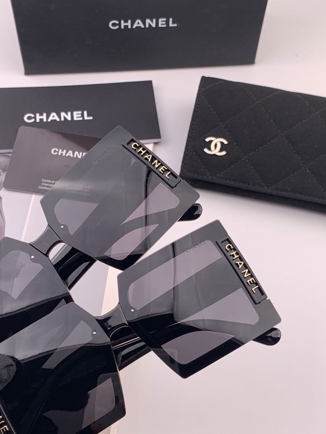 【CHANEL】香奈儿 新款潮流爆款 时尚方框太阳镜 佩戴舒适 网红潮款墨镜  女士高清加厚偏光太阳镜🕶️ 🎉高品质TR