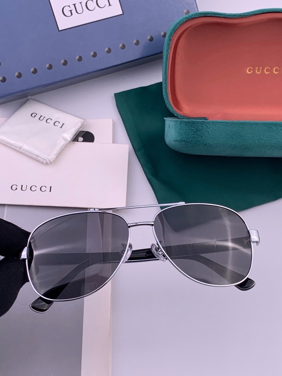 Gucci 🔥  高品质男女款墨镜   👍 进口宝丽来偏光镜片  🔥蛤蟆镜 开车钓鱼都可 🔥百搭显瘦墨镜韩版男士飞行员大
