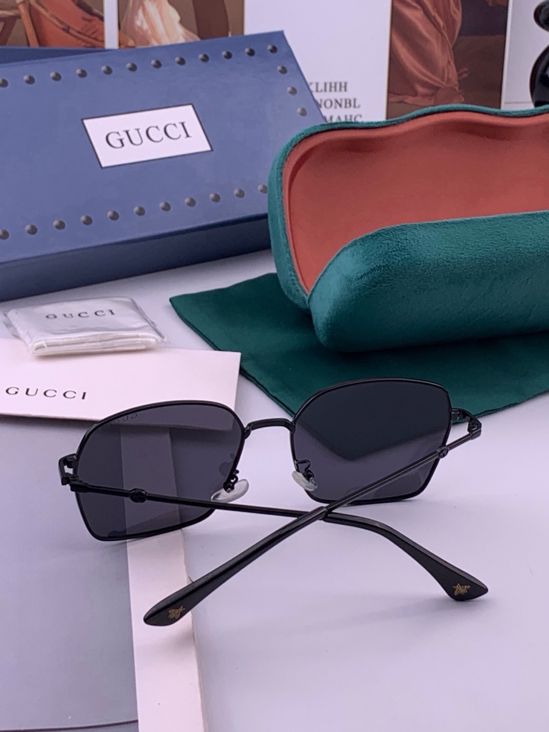 GUCCI-新款情侣款偏光太阳镜、完美品质，独特设计  适合各种脸型，‼️经典太阳镜 超个性 古典与时尚的结合啦 型号：
