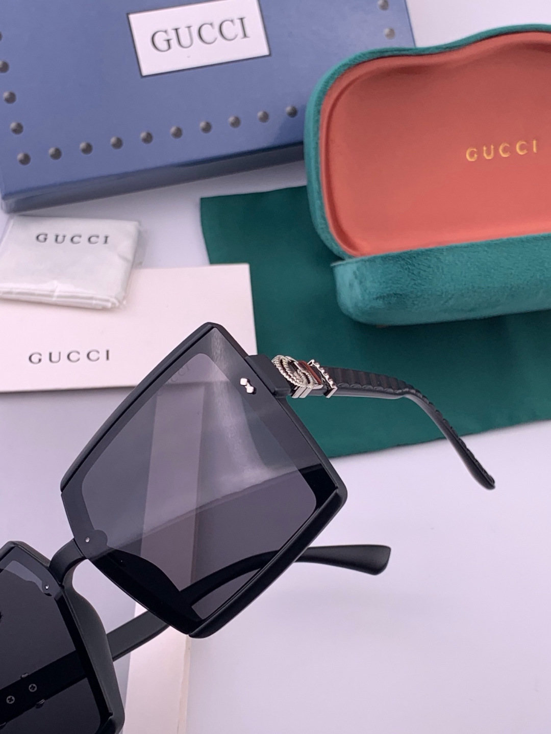 新款！新款出货！ 女士高清加厚偏光太阳镜🕶️ 🎉💍新款GUCCI偏光太阳镜[得意]开车驾驶镜时尚墨镜💐💐🌸世界顶级奢华品