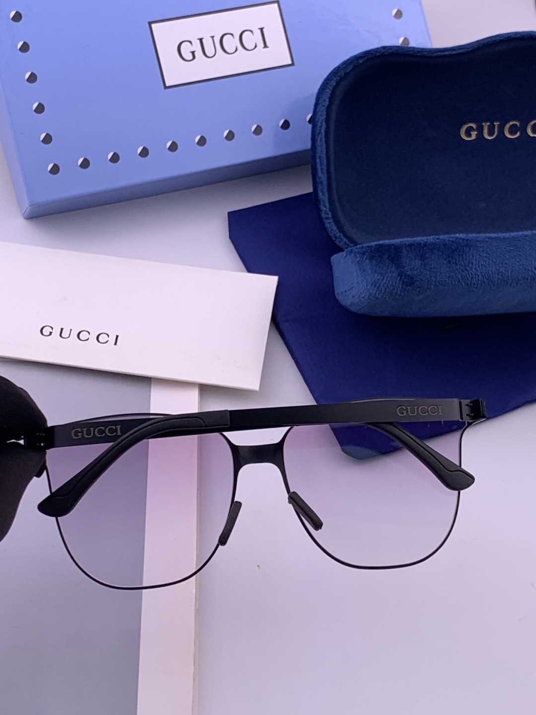 Gucci 春夏新款超轻无螺丝压不坏系列情侣款太阳镜高清尼龙镜片🦅完美品质，适合各种脸型，经典太阳镜亮相时装周.超酷拉风