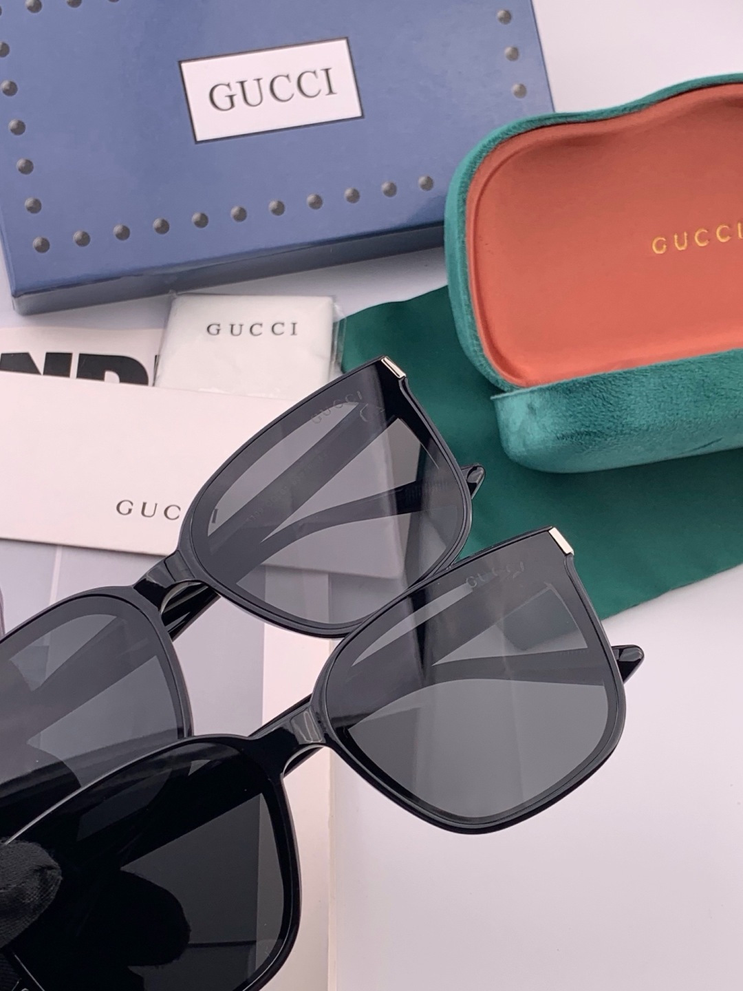 GUCCI  新款尼龙偏光太眼镜，情侣款时尚方框太阳镜佩戴舒适网红潮流款墨镜，大气女人范儿，大脸小脸都好看 ！型号：G9