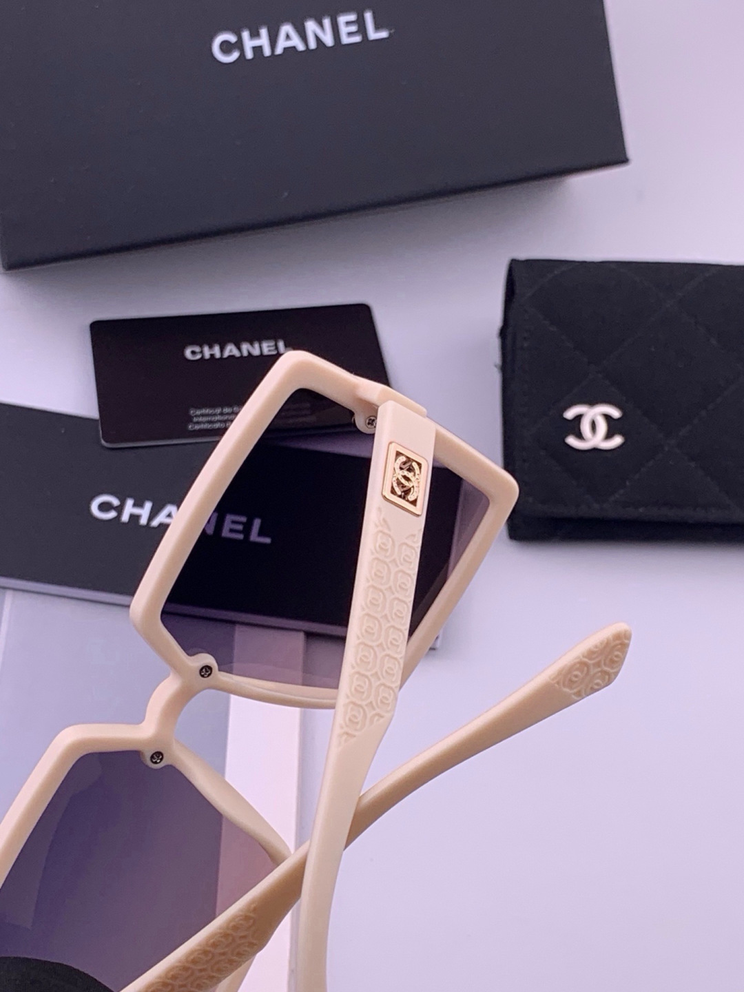 【CHANEL】香奈儿 新款潮流爆款 时尚方框太阳镜 佩戴舒适 网红潮款墨镜  女士高清加厚偏光太阳镜🕶️ 🎉高品质TR