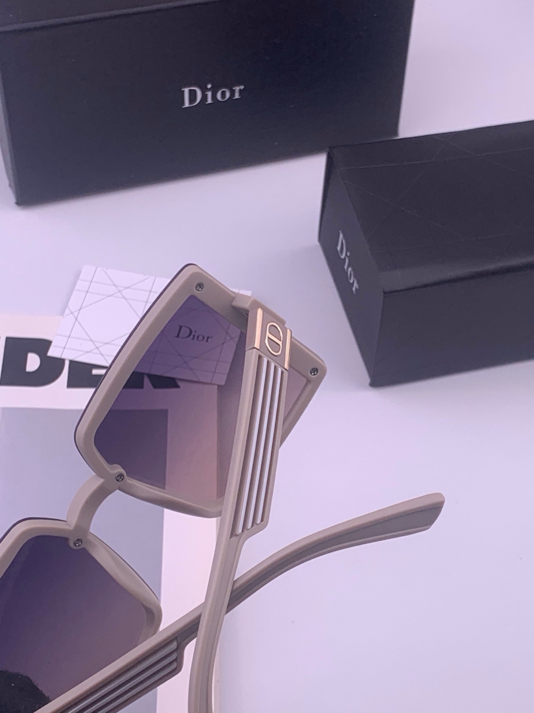 🔺 【DIOR-迪奥】开春新款 潮流爆款 时尚方框偏光太阳镜 高品质 佩戴舒适 网红潮款墨镜 型号：D1297