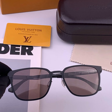 ♦️LV 新款男女情侣款太阳镜多边形墨镜iP电镀永不褪色 超轻超有弹性整幅眼镜无螺丝重要的是压不坏 高清镜片、精湛的工艺 ♦️LV 新款男女情侣款太阳镜多边形墨镜iP电镀永不褪色 超轻超有弹性整幅眼镜无螺丝重要的是压不坏 高清镜片、精湛的工艺