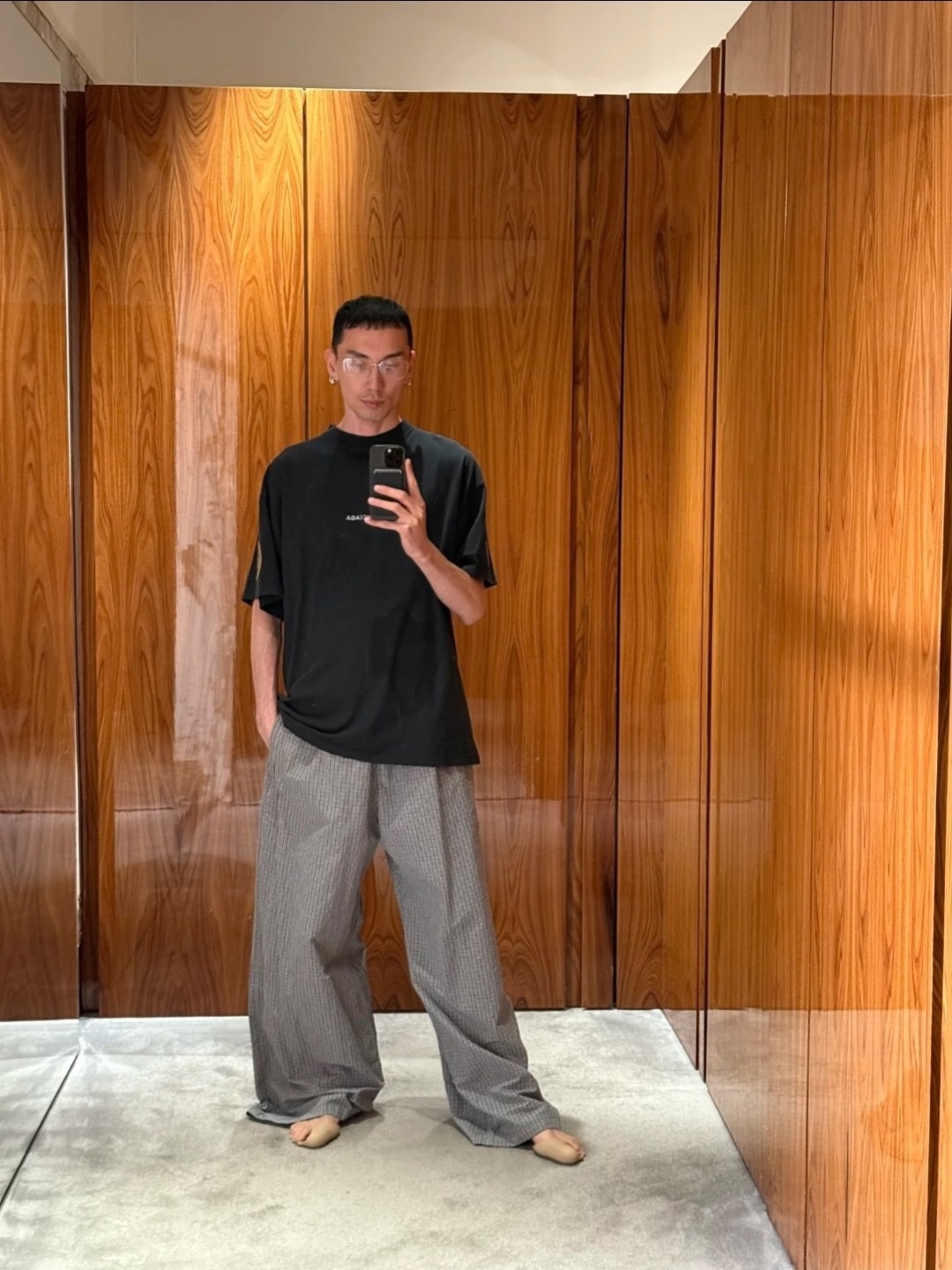 299💰
Balenciaga棉麻长裤
男女同款 裤长根据身高和风格自行剪裁 