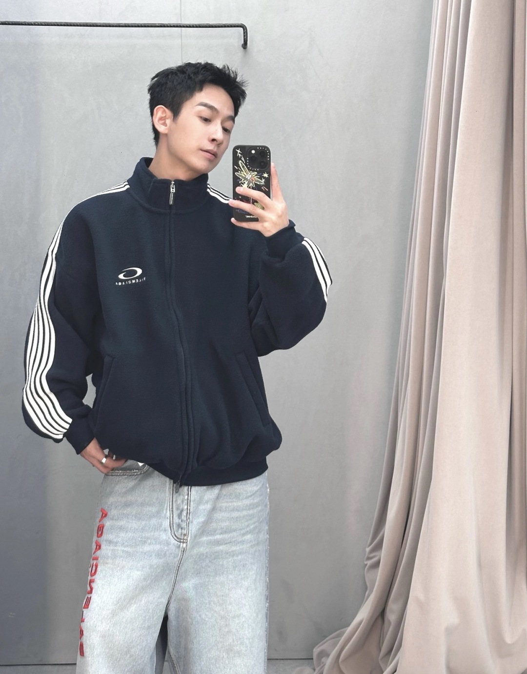 365💰（编号101）
Balenciaga秀款字母绣花摇粒绒外套