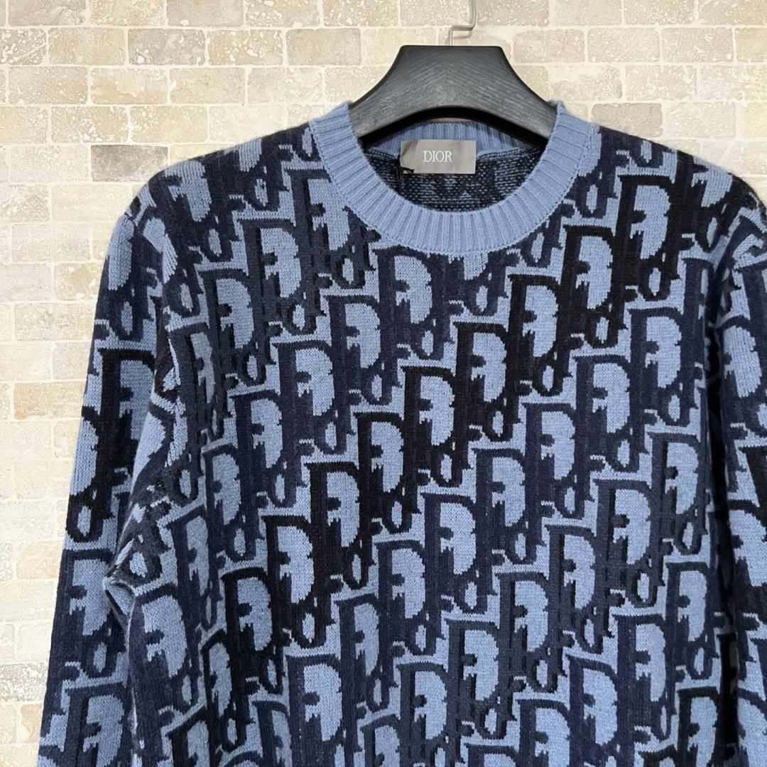 310💰
DIOR毛衣满身提花羊毛混纺针织毛衣
双色 XS-L宽松版型 男女同款