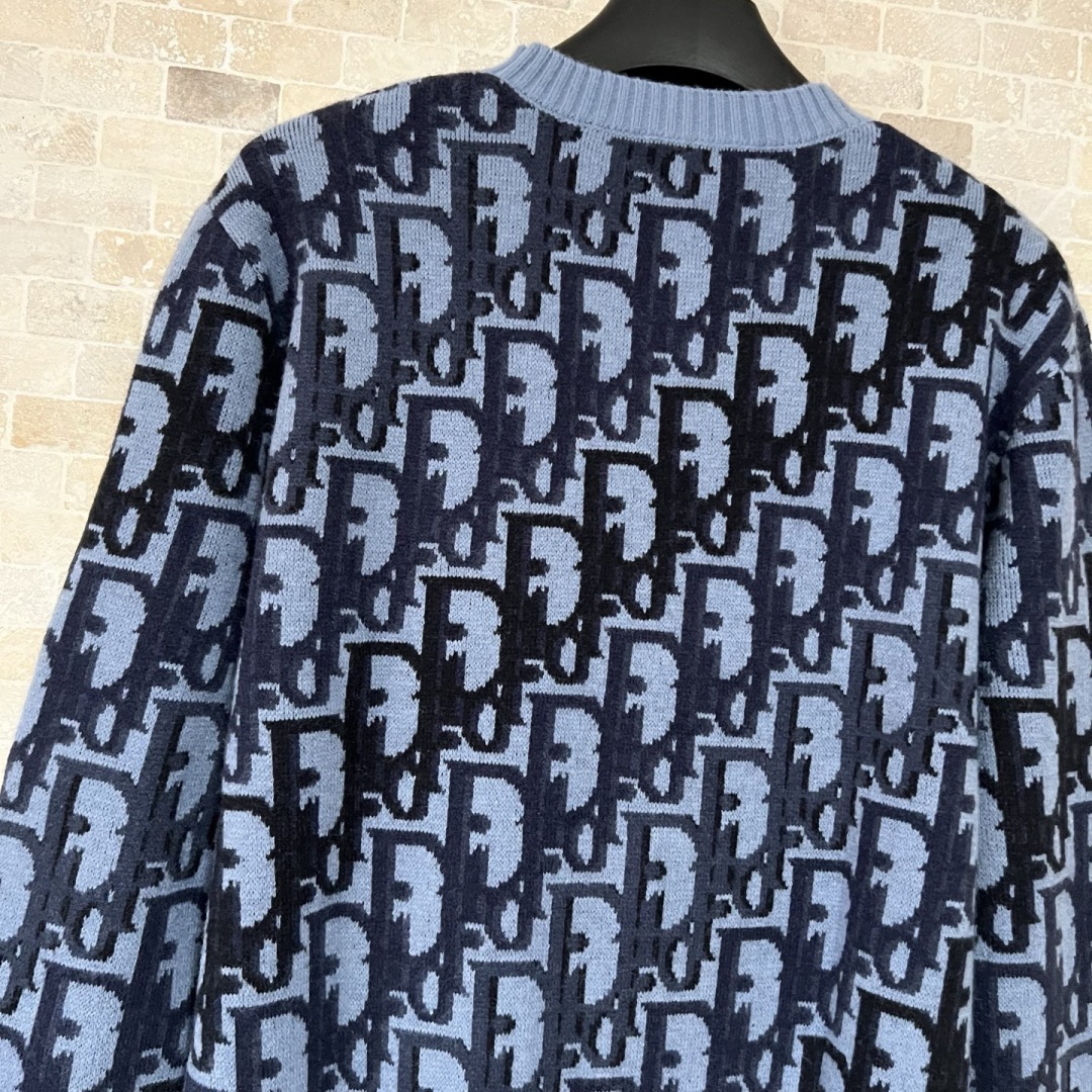 310💰
DIOR毛衣满身提花羊毛混纺针织毛衣
双色 XS-L宽松版型 男女同款